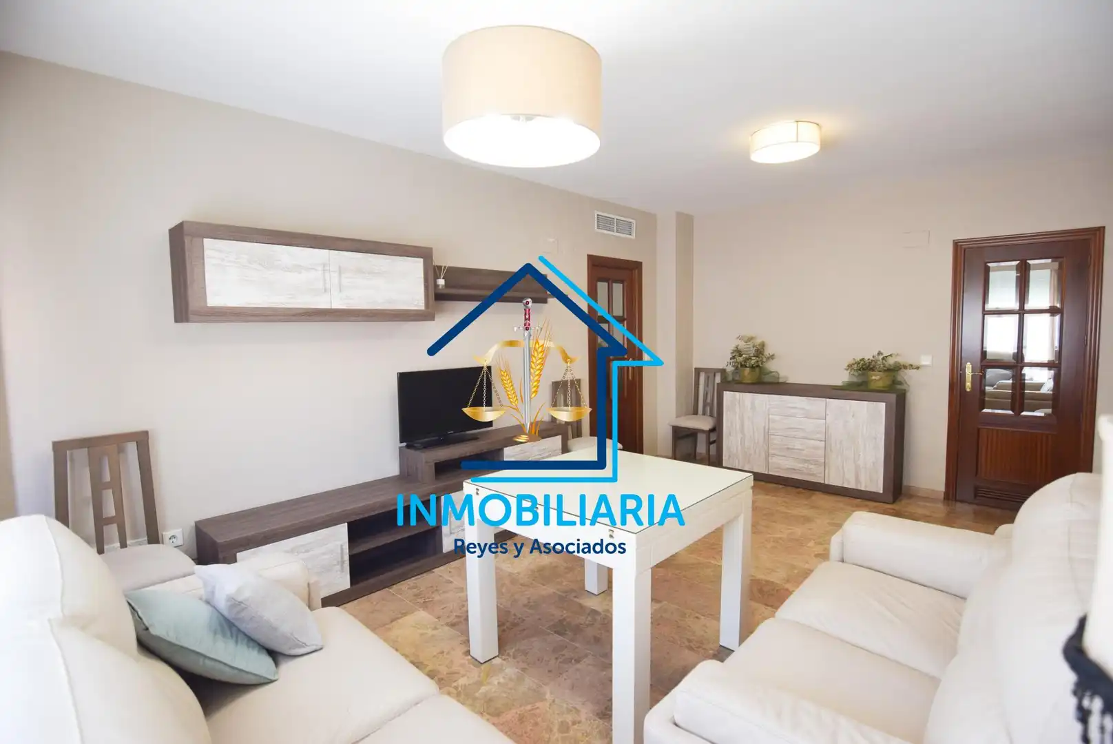 Living room of Flat for rent in Córdoba  with Air Conditioner, Furnished and Balcony