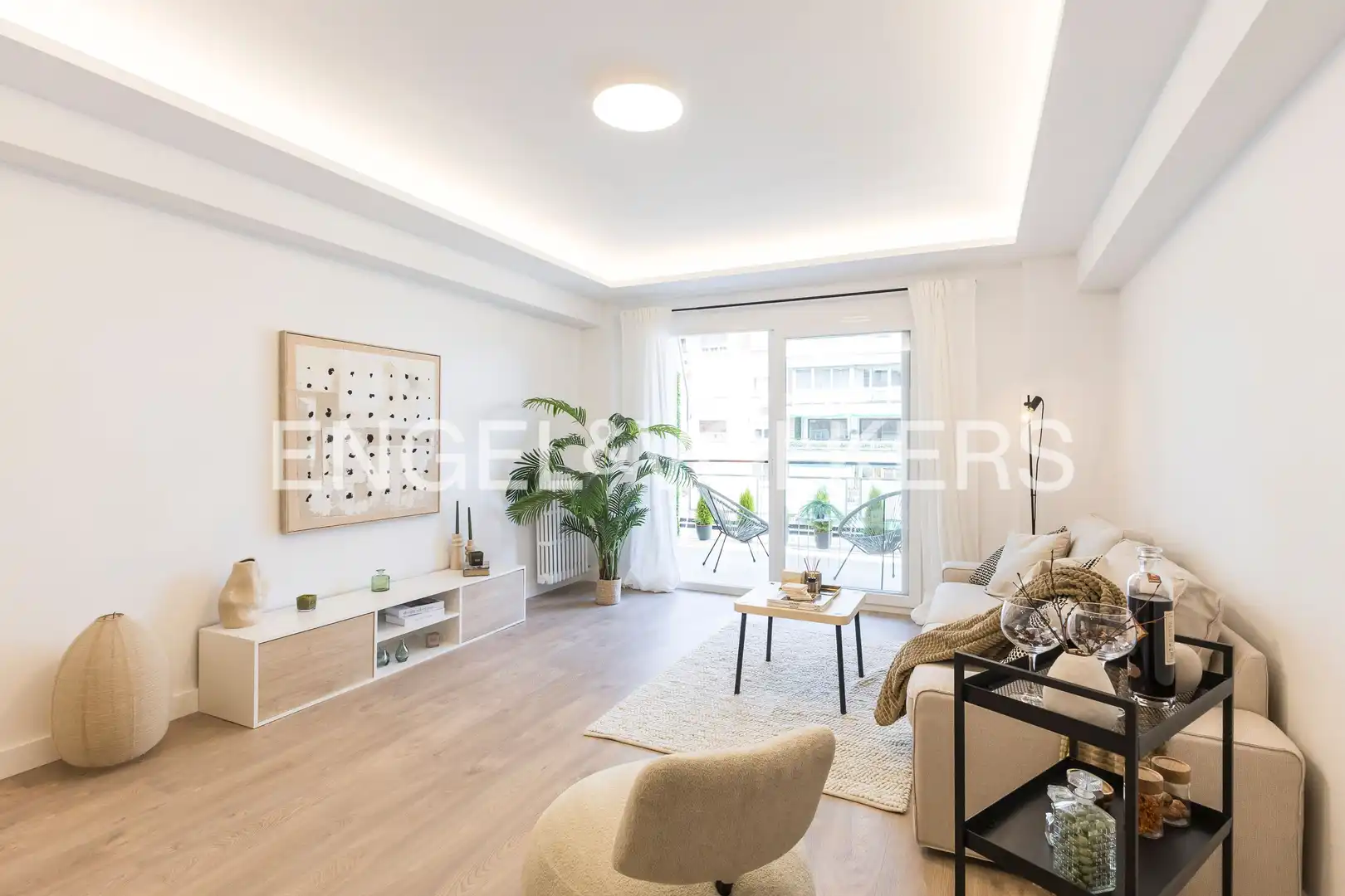 Living room of Flat for sale in Madrid  with Air Conditioner, Heating and Terrace
