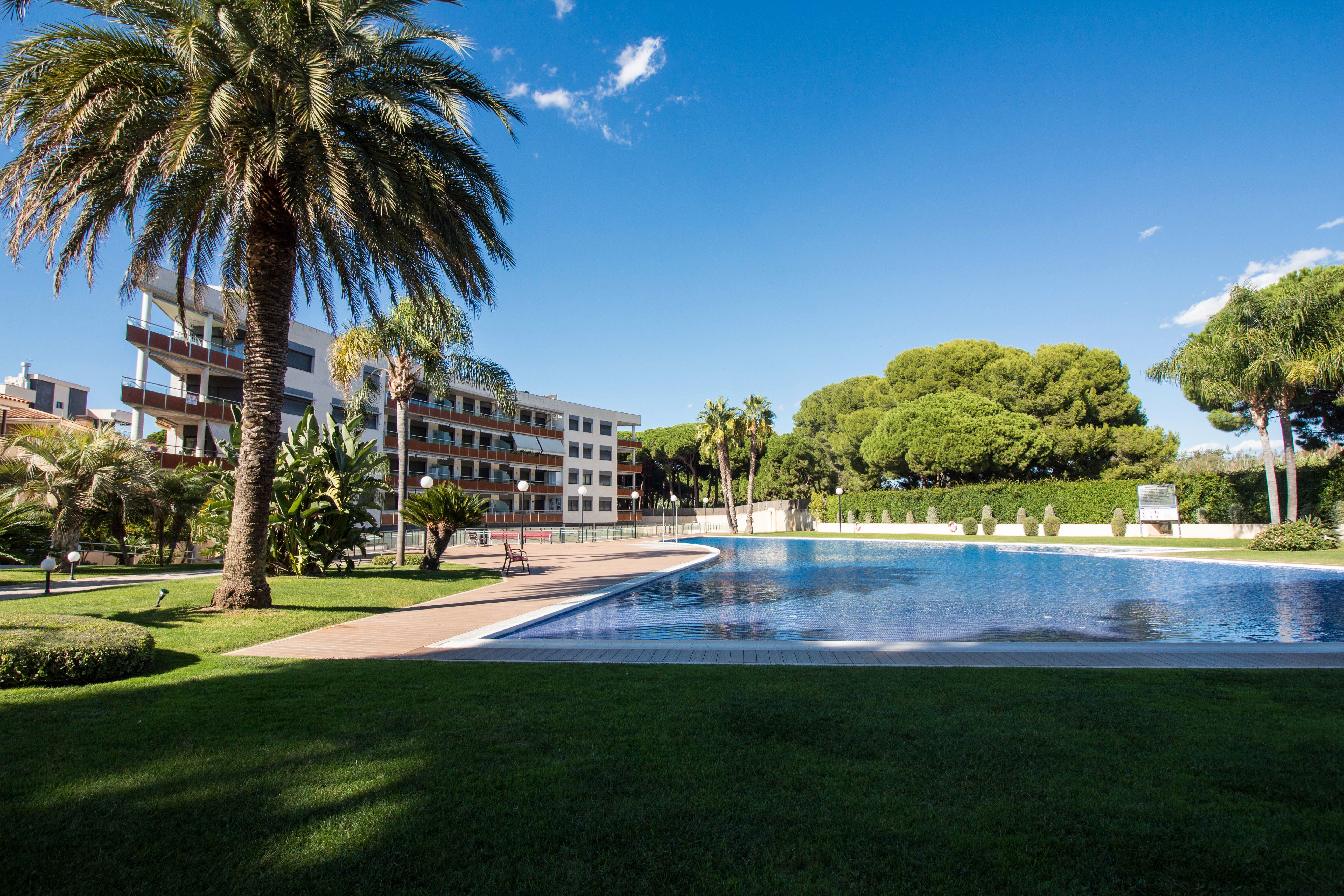 Swimming pool of Attic for sale in Cambrils  with Air Conditioner, Heating and Parquet flooring