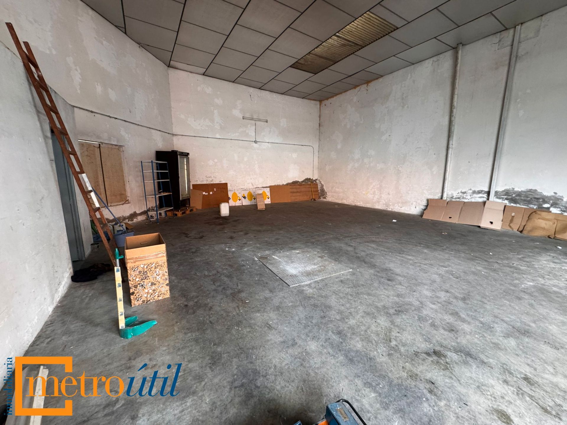 Nave industrial en venta en Villares de la Reina