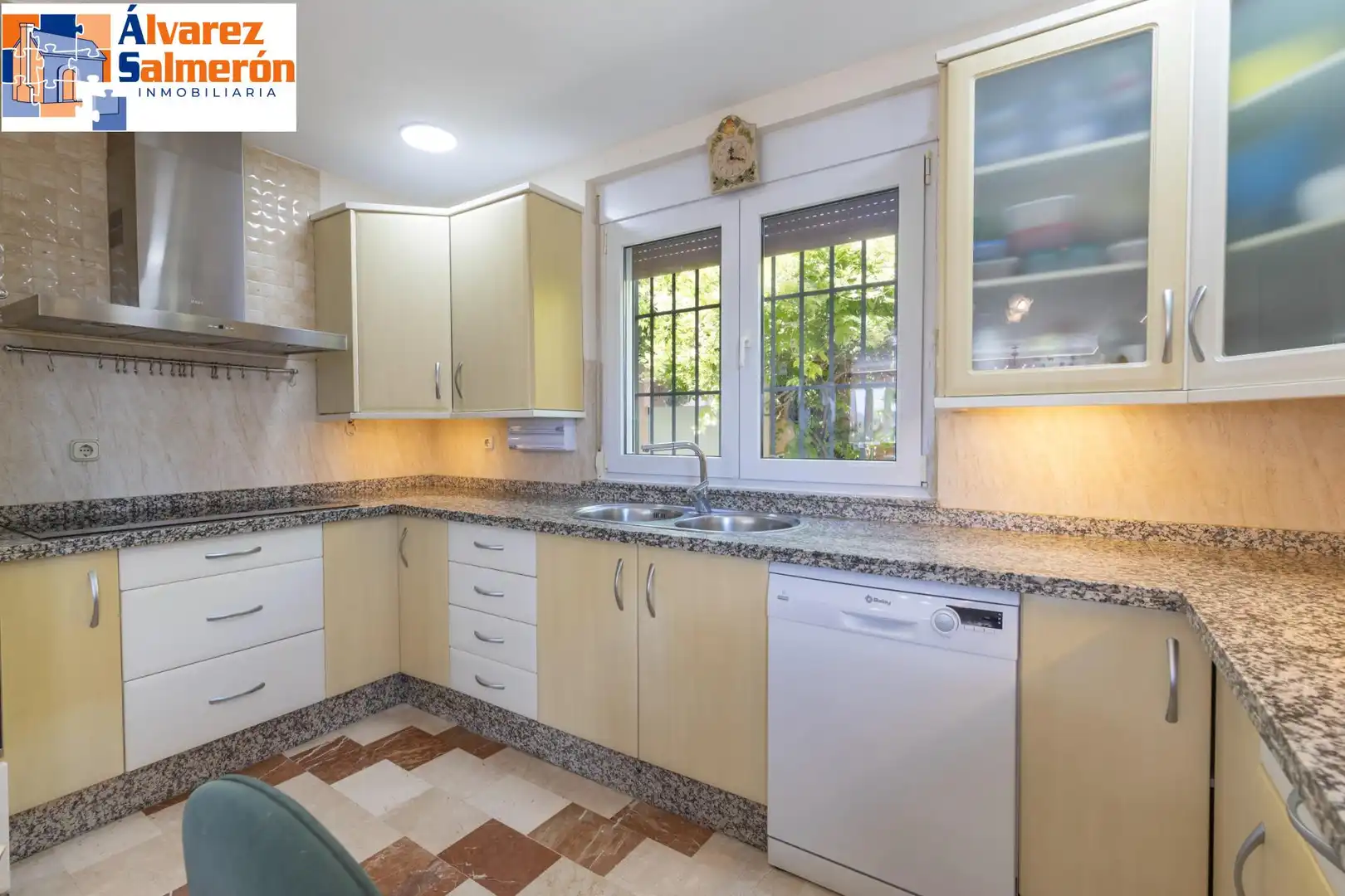 House with pool for sale in Avenida MONTEVIVE, imagen 15