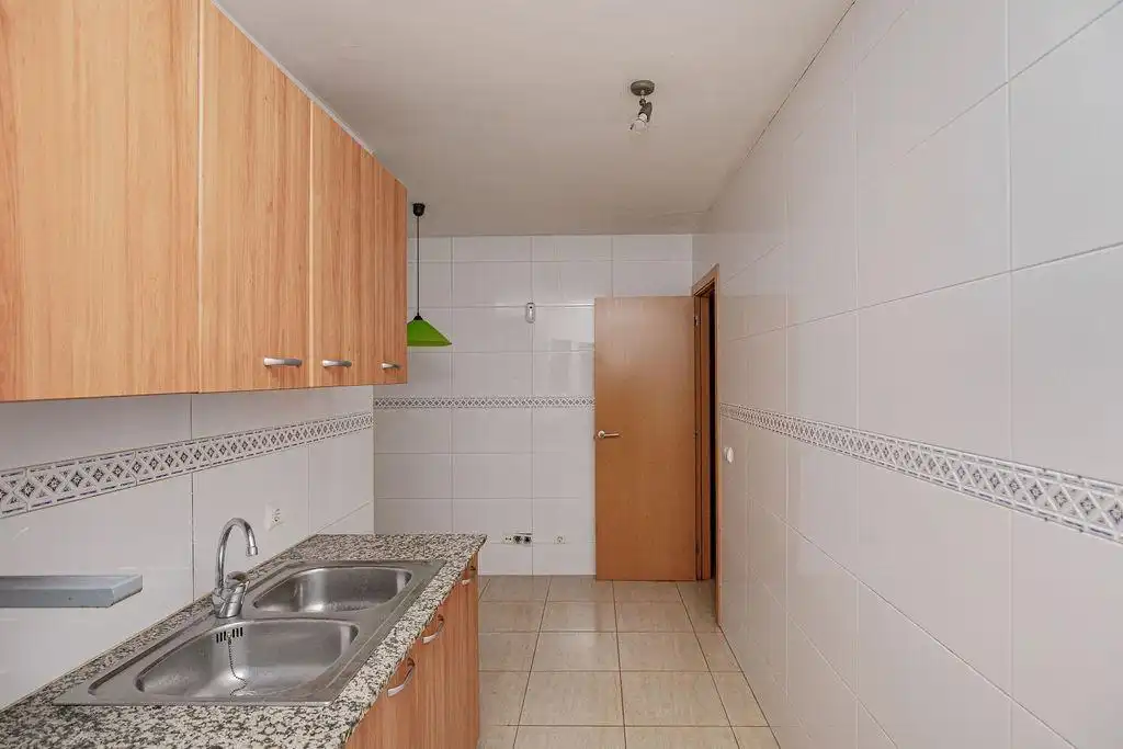 Kitchen of Ground floor for sale in Figueres