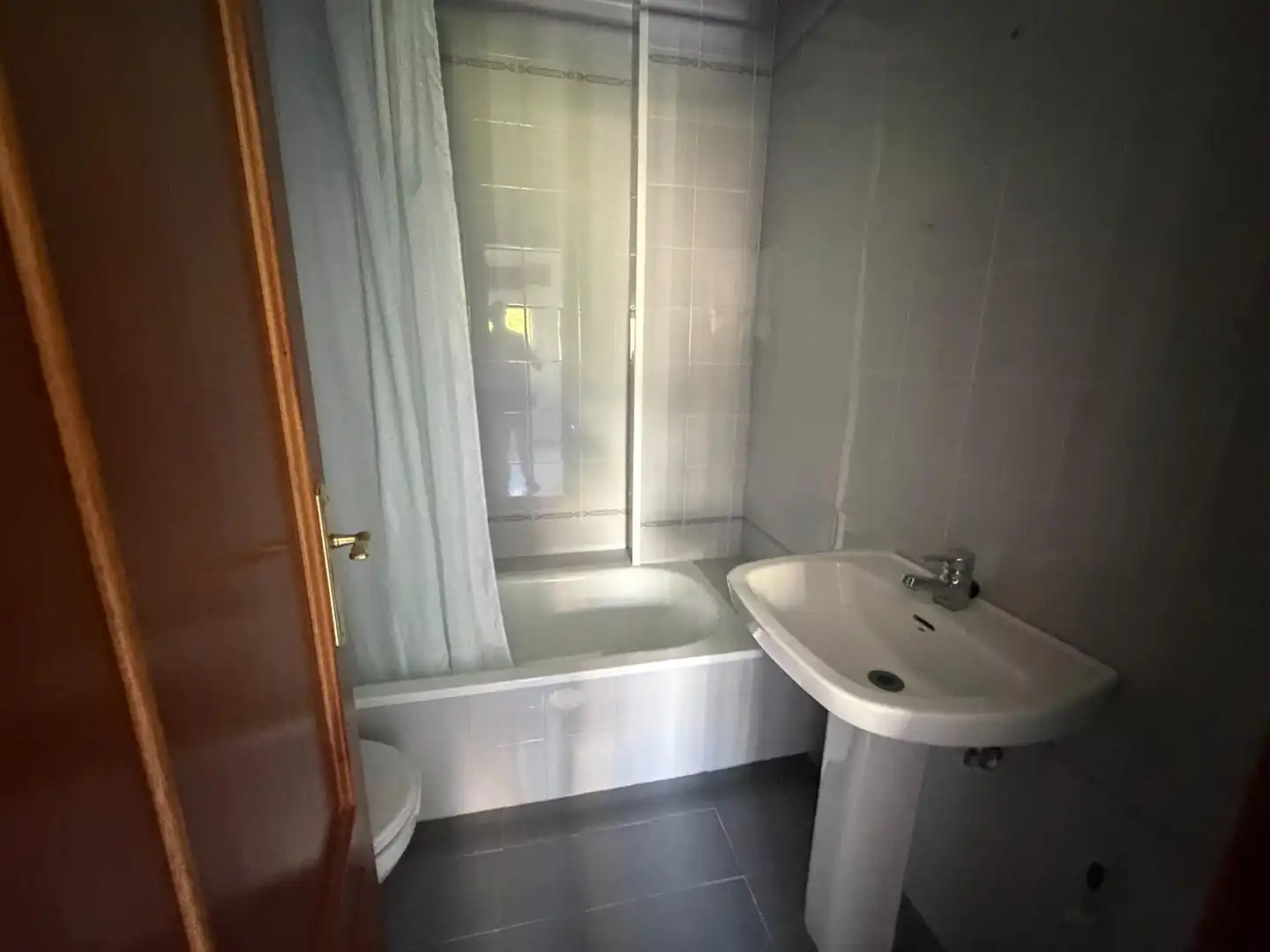 Badezimmer von Wohnung zur Miete in Sevilla mit Klimaanlage und Terrasse