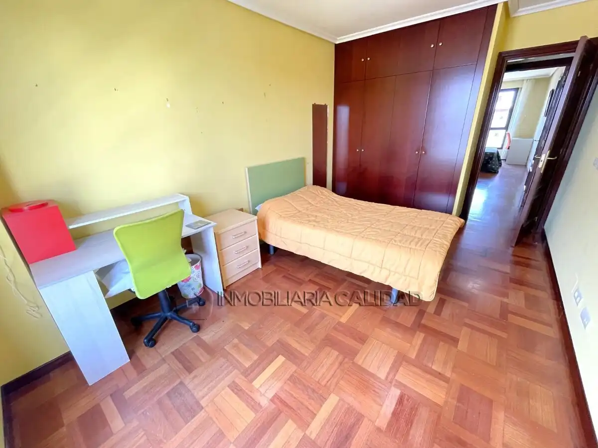 Bedroom of Flat for rent in Burgos  with Heating and Furnished