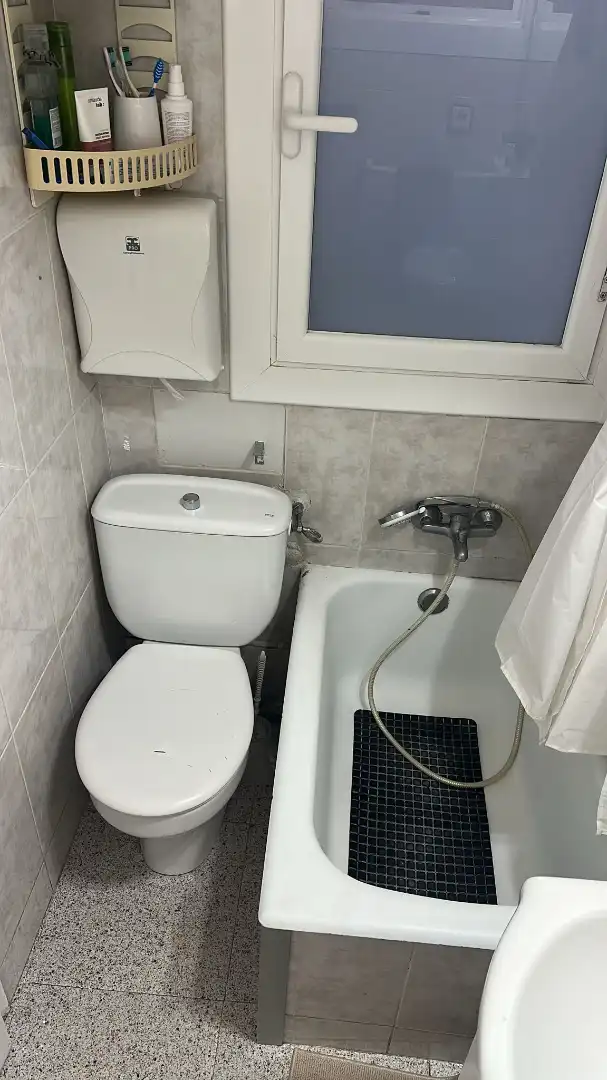 Badezimmer von Wohnung zum Verkauf in L'Hospitalet de Llobregat mit Möbliert