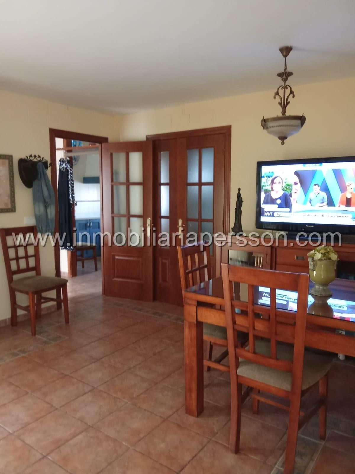 Menjador de Casa adosada en venda en Écija amb Aire condicionat, Terrassa i Balcó