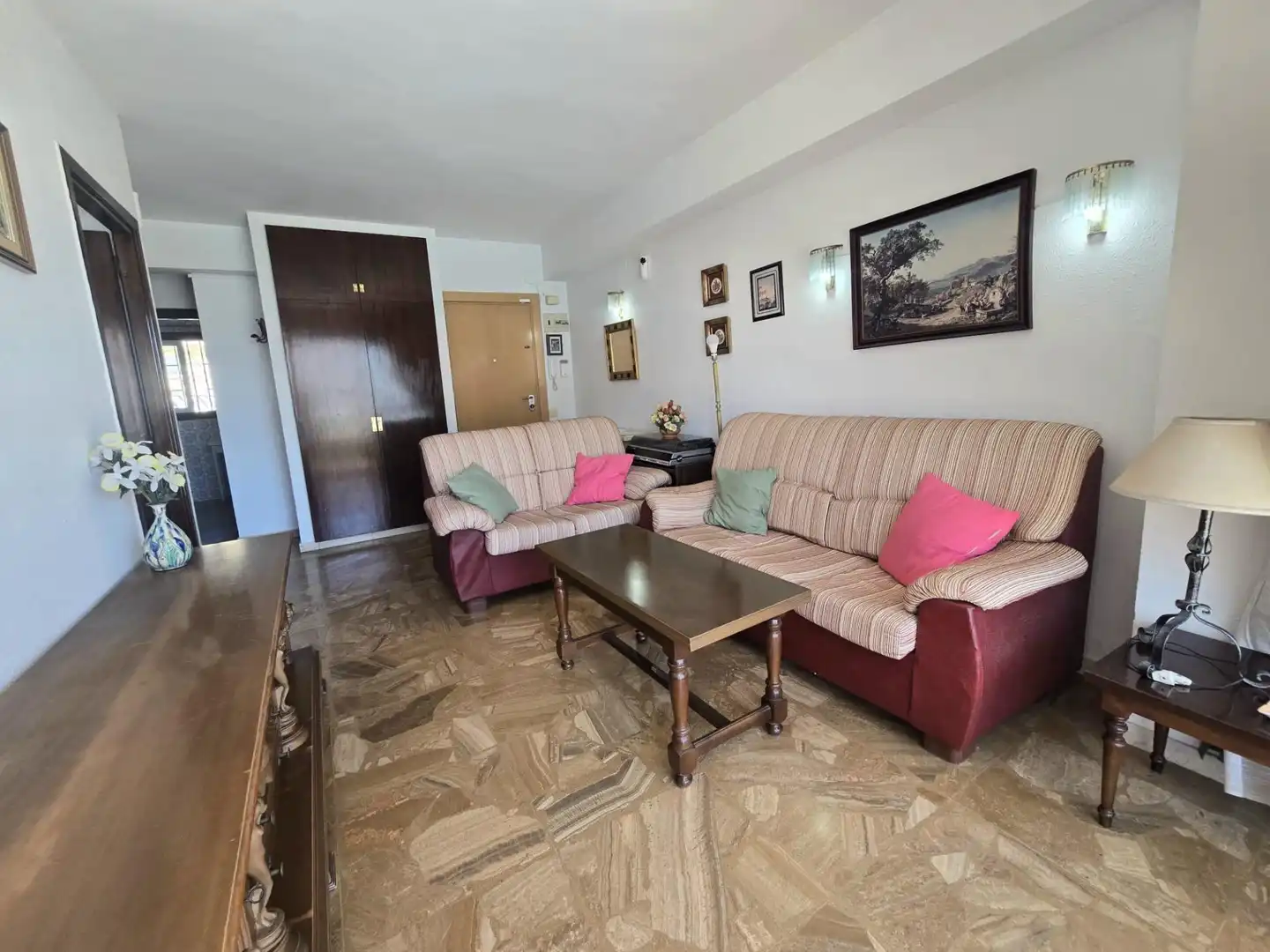 Sala d'estar de Pis en venda en Torremolinos amb Terrassa, Moblat i Piscina comunitària