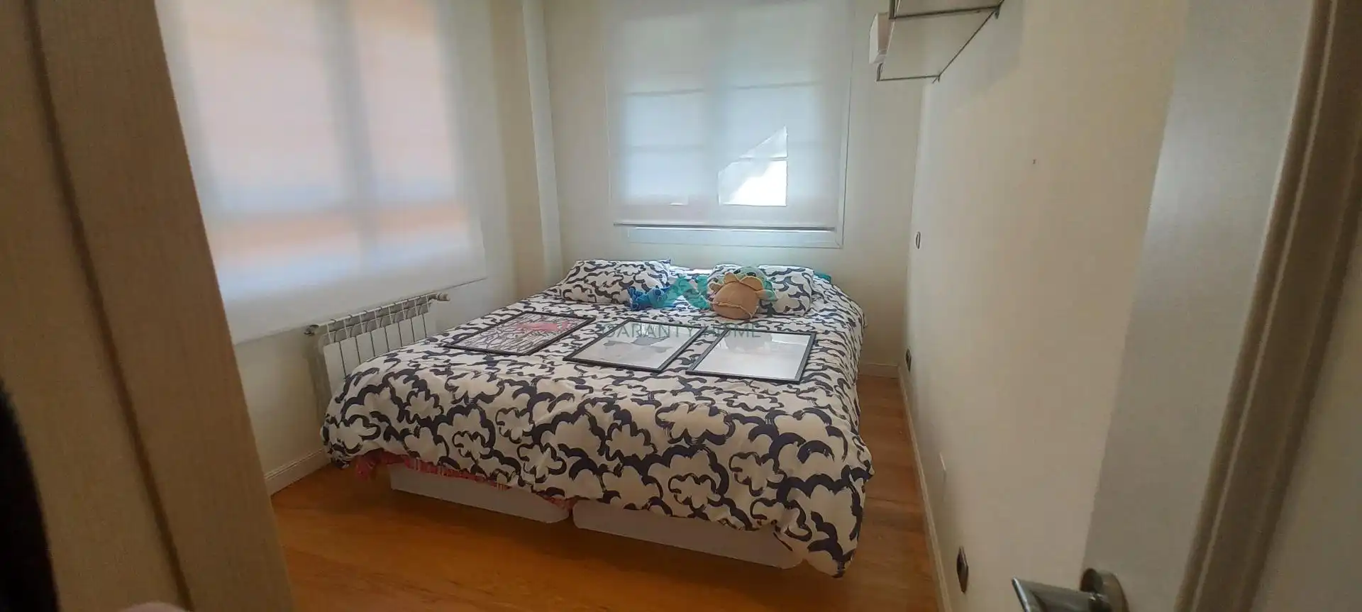Schlafzimmer von Erdgeschoss zum Verkauf in Santoña mit Heizung und Privatgarten