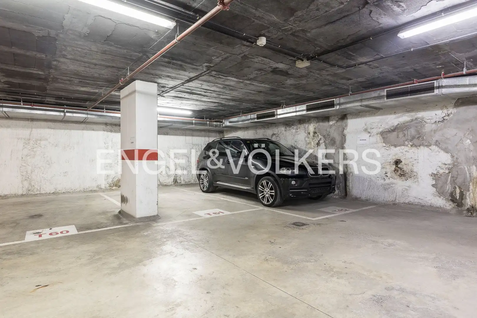 Parking of Flat for sale in Barcelona  with Air Conditioner, Heating and Swimming Pool