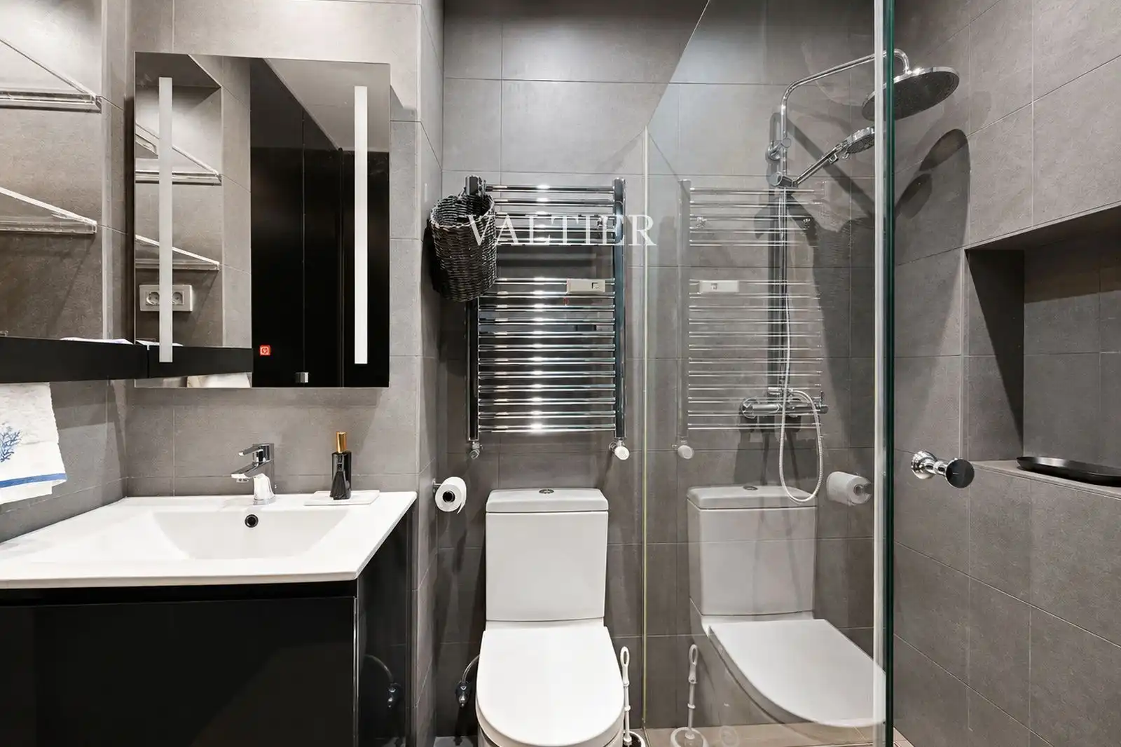 Badezimmer von Wohnung zur Miete in Madrid mit Klimaanlage und Möbliert