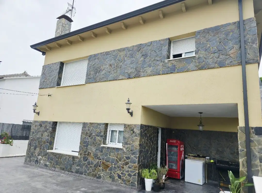 Exterior view of Houses for sale in Sant Fost de Campsentelles  with Air Conditioner, Heating and Private garden