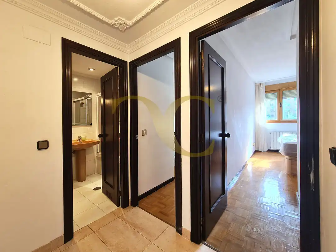 Piso en venta en Oviedo  con Calefacción y Trastero