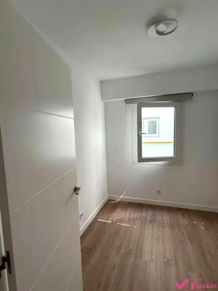 Flat for rent in calle de la Reina, El Cabanyal - El Canyamelar