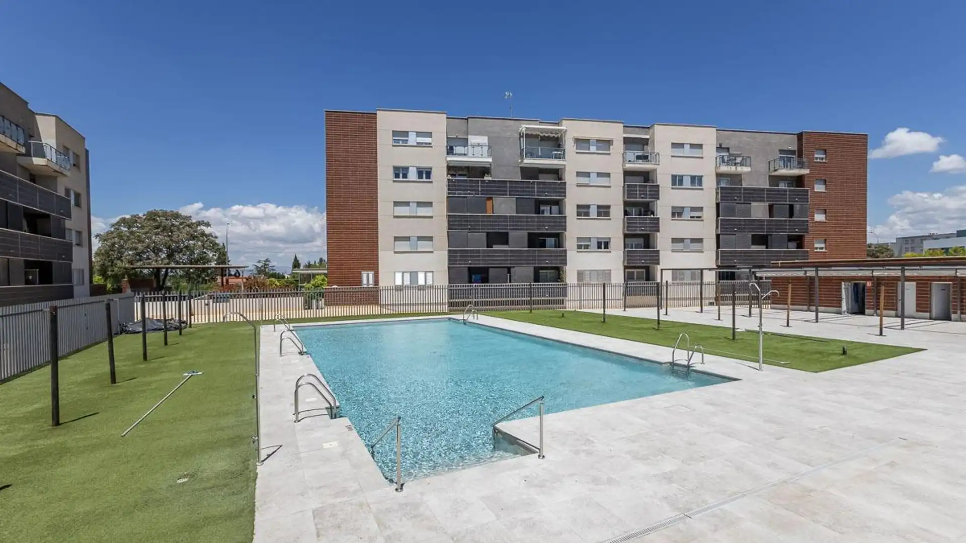 Piscina de Pis en venda en Alhendín amb Aire condicionat, Balcó i Piscina comunitària
