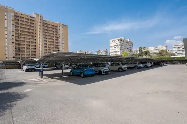 Parkplatz von Wohnung zur Miete in Alicante / Alacant mit Klimaanlage, Heizung und Terrasse