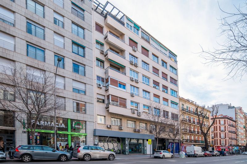 Exterior view of Flat for sale in  Madrid Capital  with Air Conditioner, Terrace and Furnished
