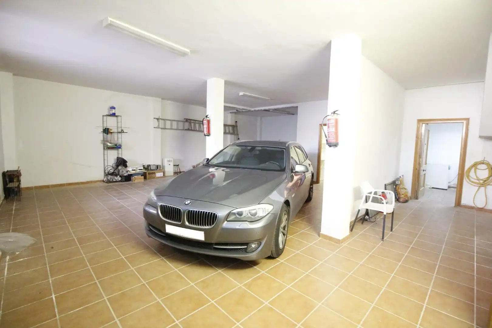 Aparcament de Casa o xalet en venda en Baza amb Calefacció i Balcó