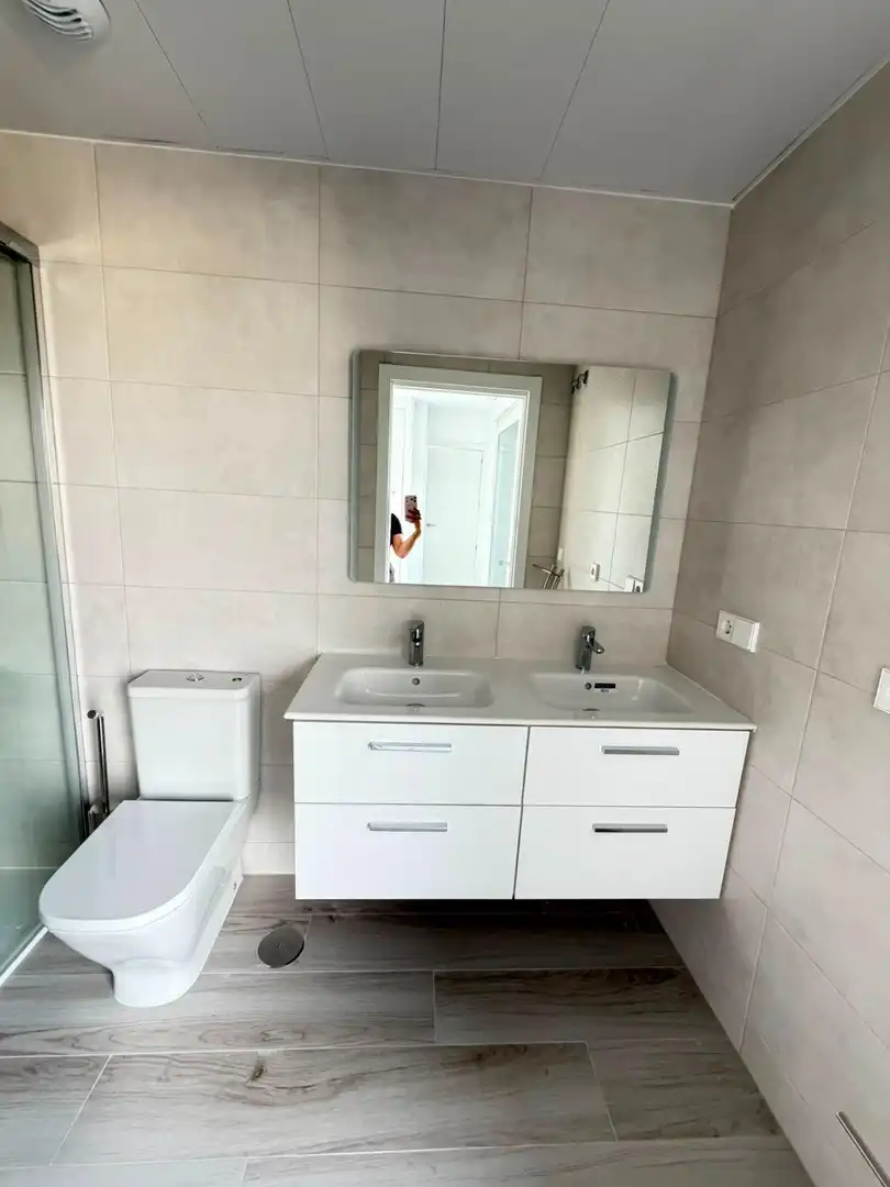 Bathroom of Flat for rent in Madrid  with Heating, Terrace and Storage room