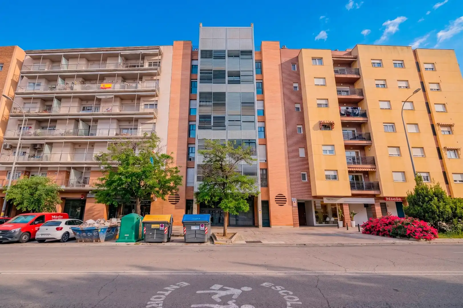 Exterior view of Flat for rent in  Granada Capital  with Air Conditioner, Furnished and Community pool