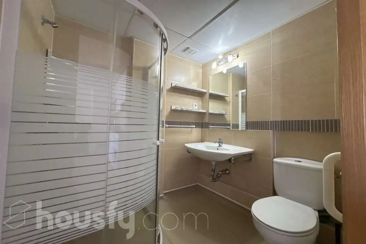 Baño de Piso de alquiler en Villalbilla con Aire acondicionado, Parquet y Trastero