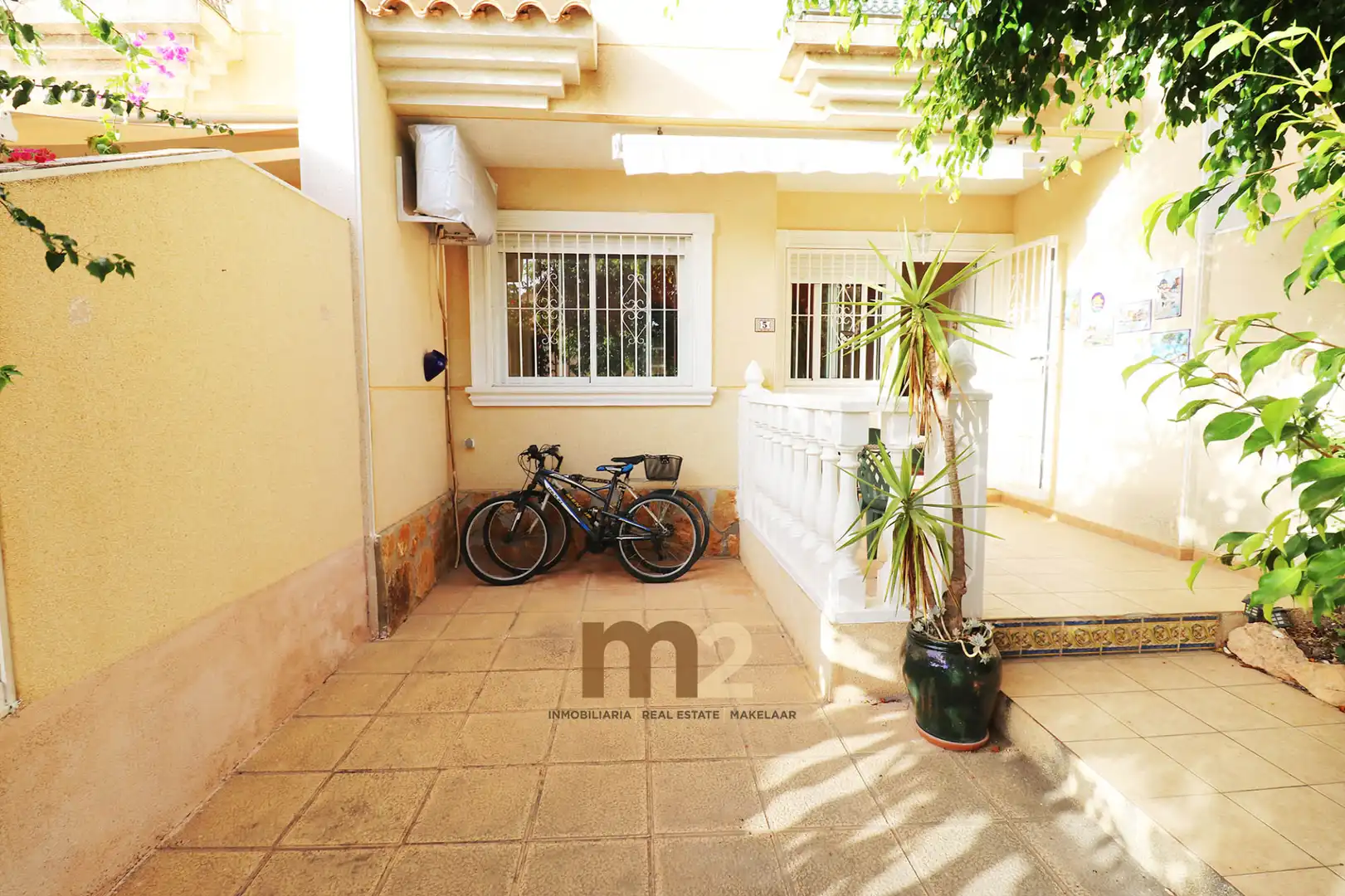 Vista exterior de Casa o chalet en venta en Guardamar del Segura con Aire acondicionado, Calefacción y Jardín privado