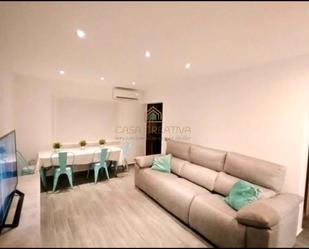 Sala d'estar de Casa adosada en venda en Calpe / Calp amb Aire condicionat, Terrassa i Balcó