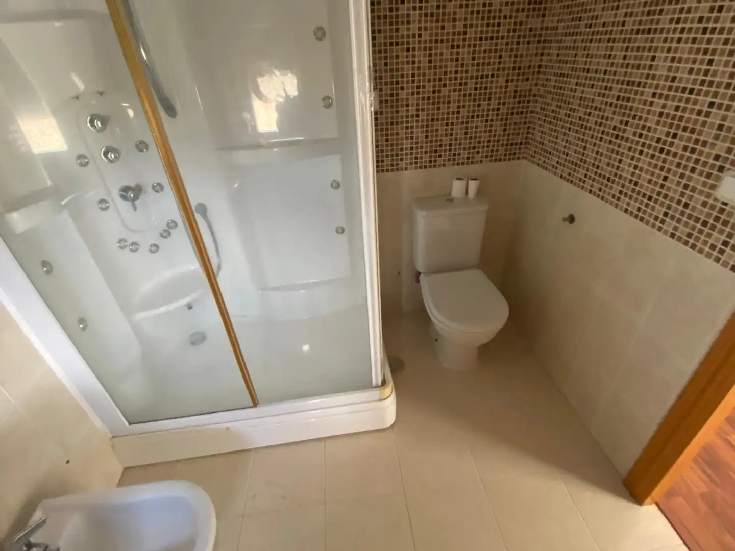 Baño de Casa adosada en venta en Poblete con Aire acondicionado, Calefacción y Jardín privado