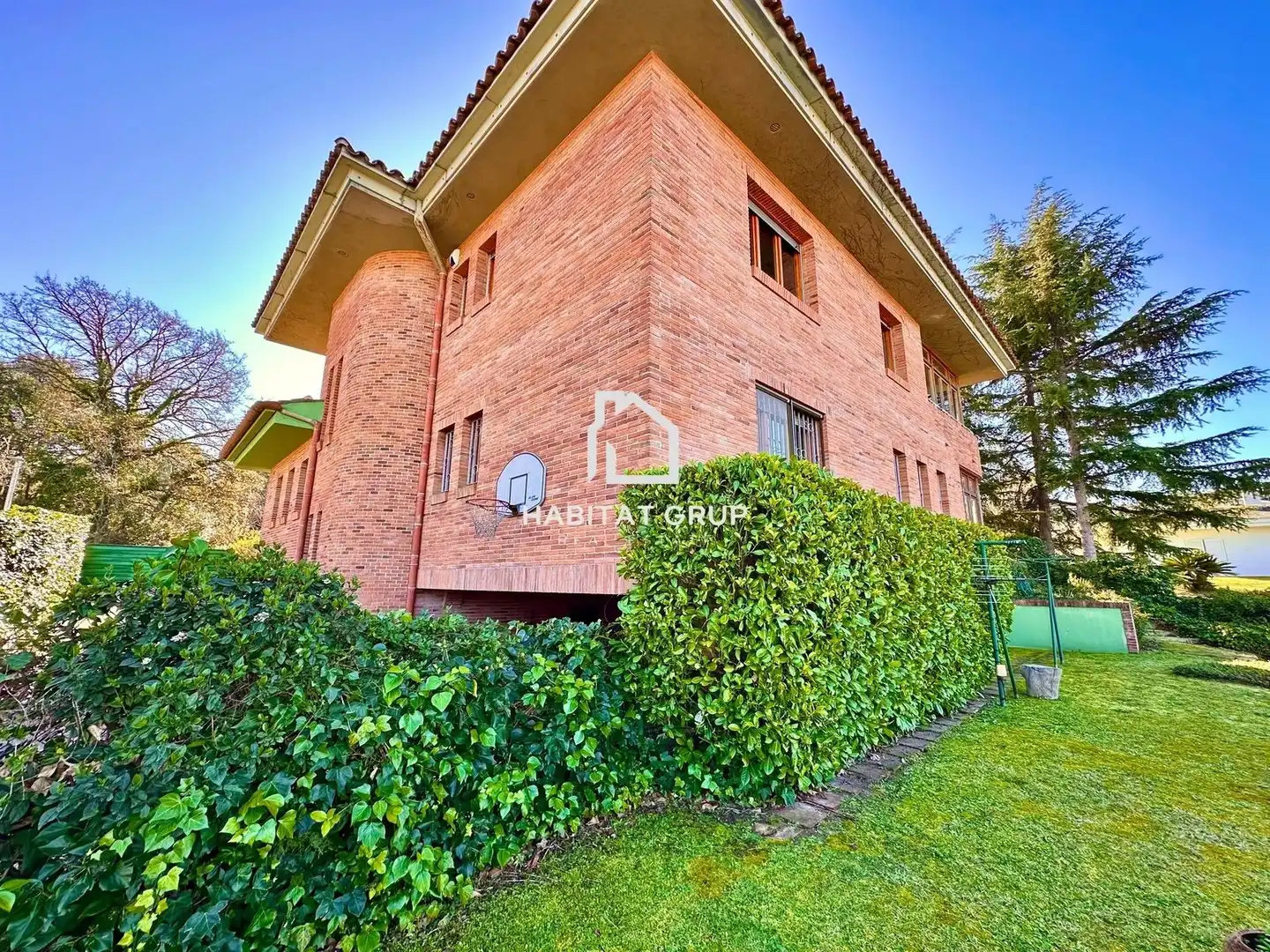 Vista exterior de Casa o xalet en venda en Girona amb Calefacció, Jardí privat i Traster