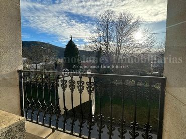 Casa en venda a Laza