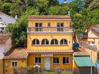 Exterior view of House or chalet for sale in Sant Cugat del Vallès  with Air Conditioner, Terrace and Swimming Pool