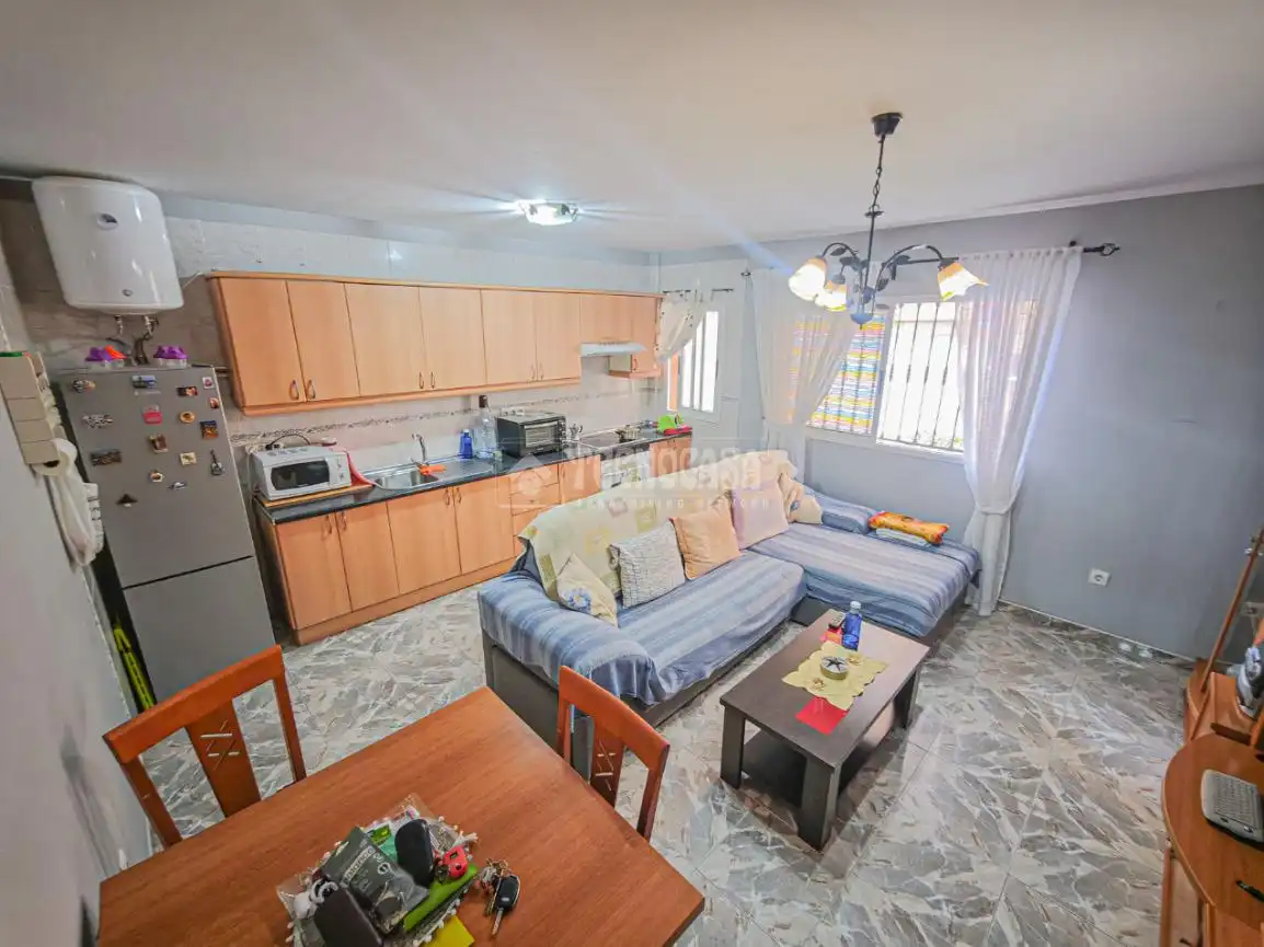 Sala d'estar de Pis en venda en Arona amb Moblat