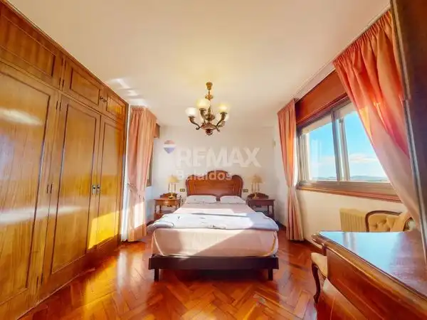 Habitación de Casa o chalet en venta en Vigo  con Calefacción, Jardín privado y Parquet