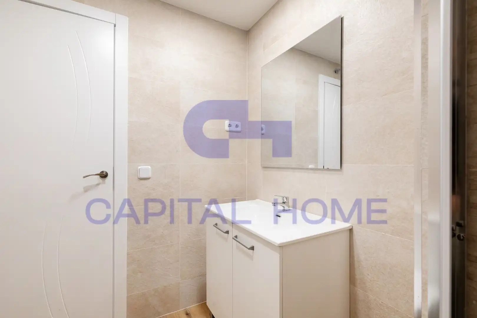 Bathroom of Flat for sale in Fuenlabrada  with Alarm
