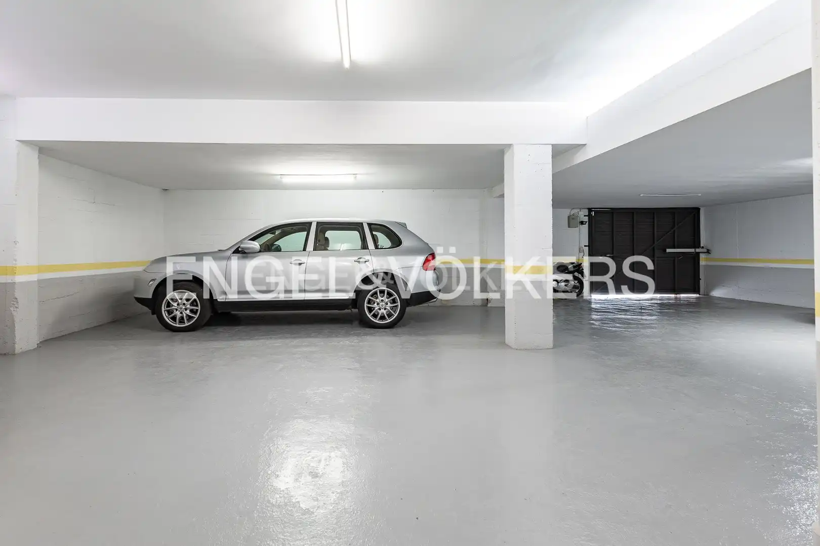 Parking de Casa o chalet en venta en El Masnou con Aire acondicionado, Calefacción y Jardín privado