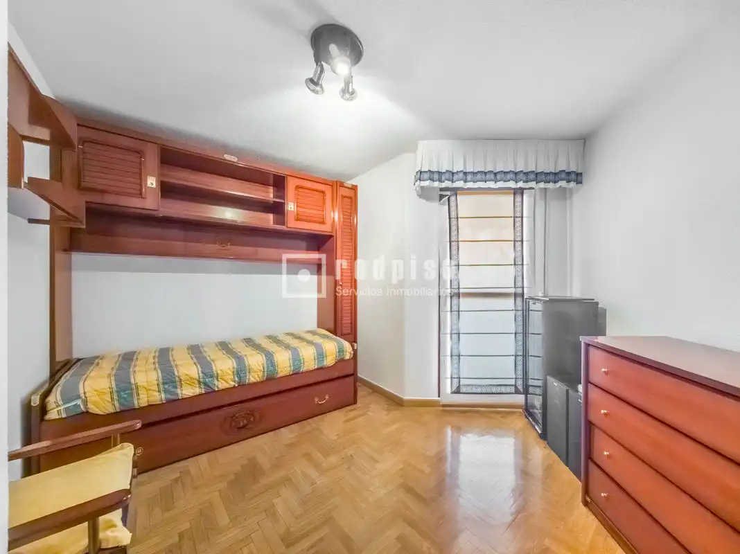 Habitación de Piso en venta en Alcorcón con Aire acondicionado, Calefacción y Jardín privado