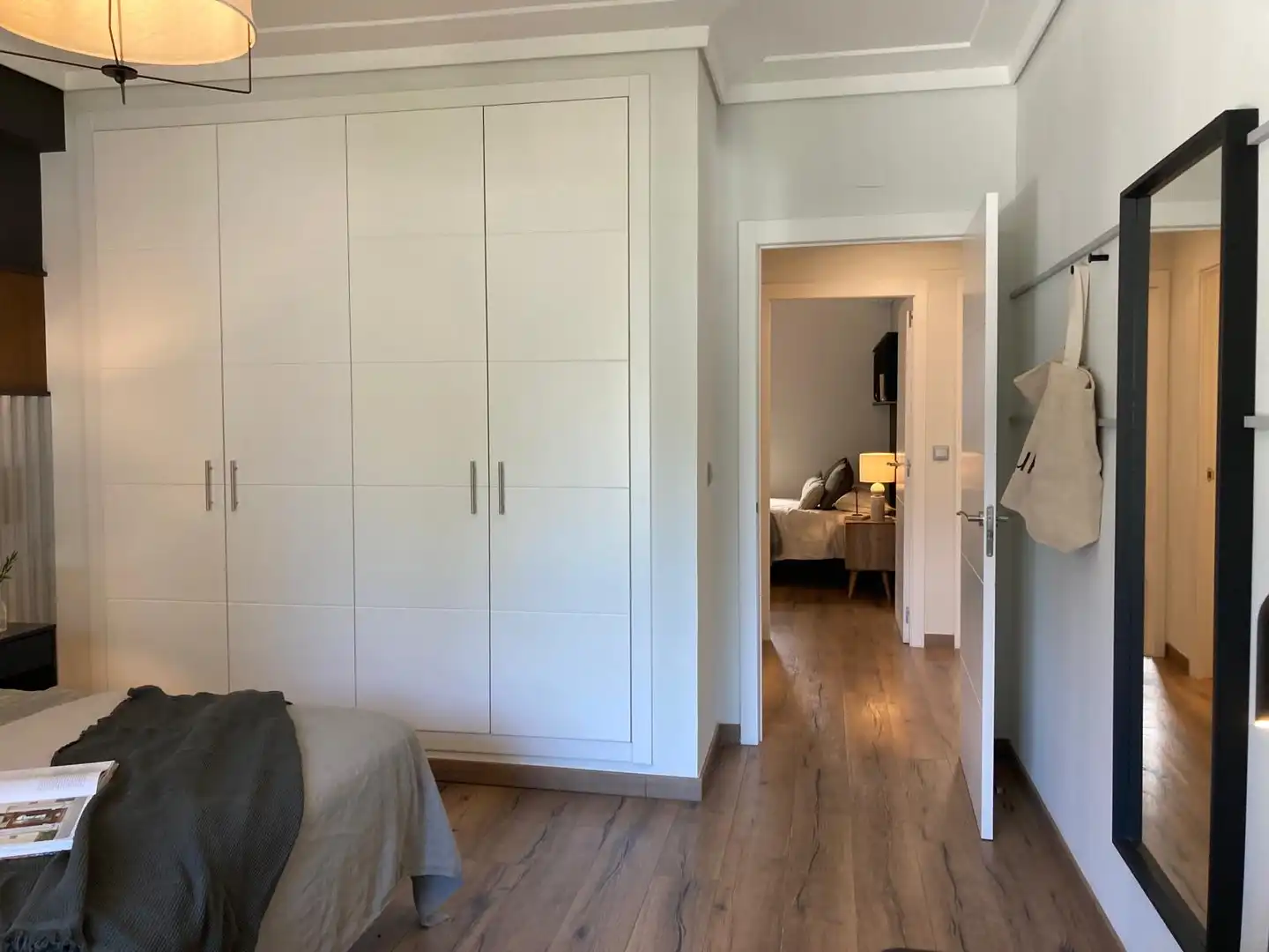 Dormitori de Apartament de lloguer en Madrid amb Aire condicionat, Calefacció i Moblat