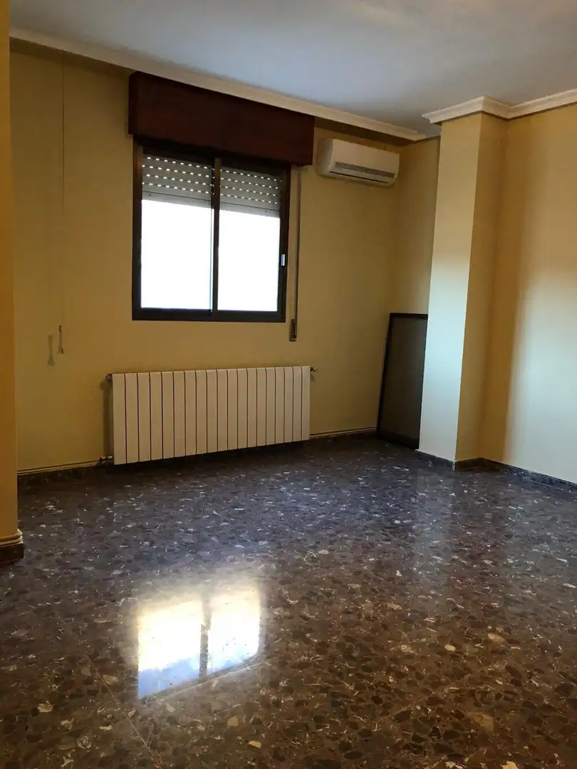 Dormitori de Pis en venda en Mogente / Moixent amb Aire condicionat, Calefacció i Traster
