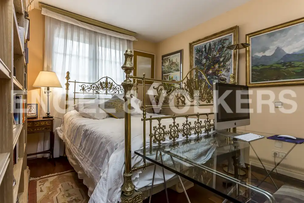 Bedroom of Houses for sale in Madrid  with Air Conditioner, Heating and Private garden