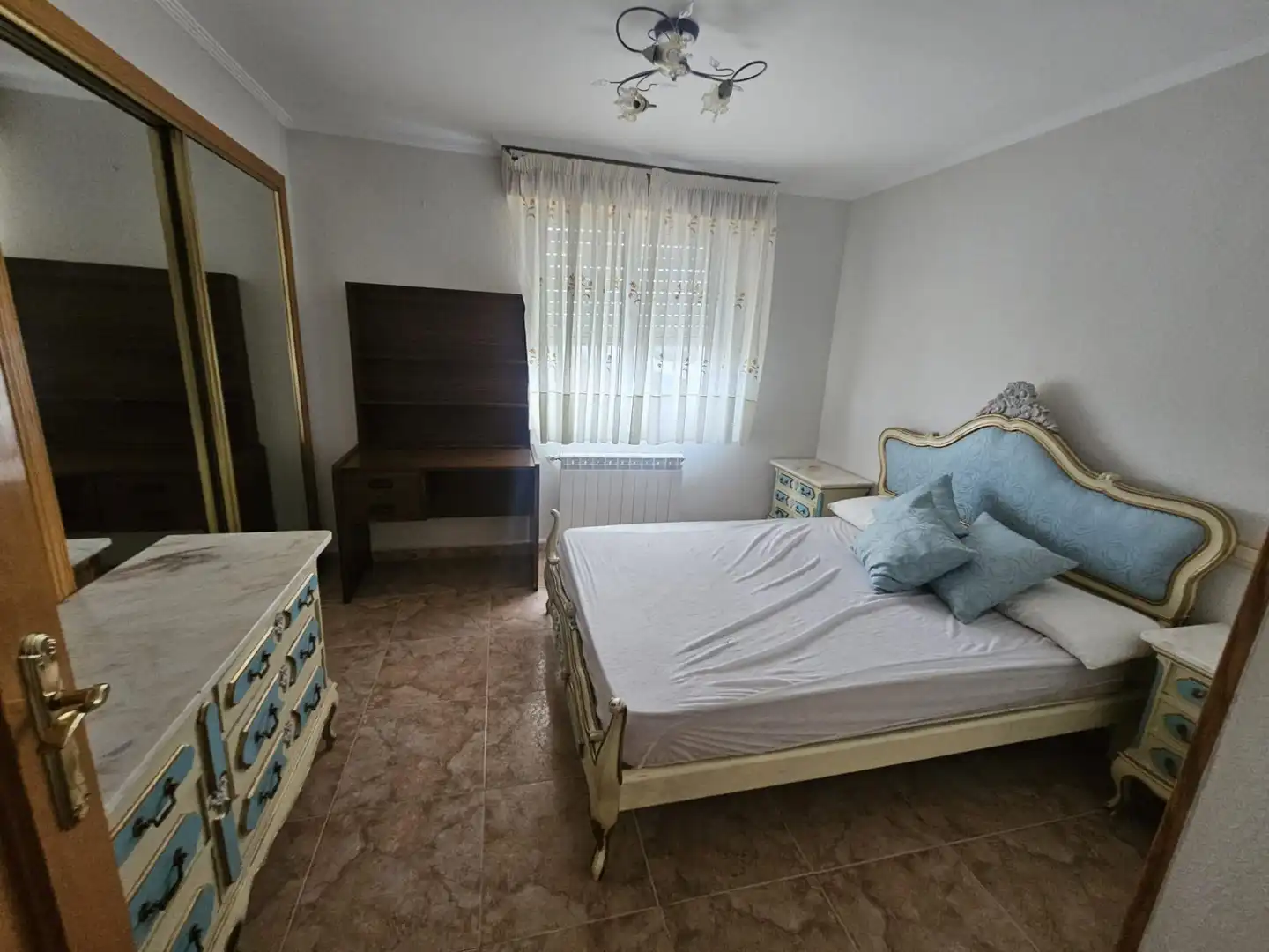 Habitación de Casa o chalet en venta en Calvarrasa de Abajo con Aire acondicionado, Calefacción y Jardín privado