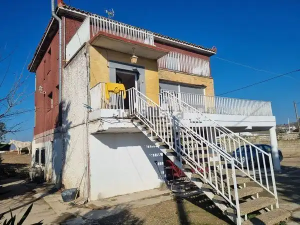 Vista exterior de Casa o xalet en venda en Zaragoza amb Aire condicionat, Calefacció i Jardí privat