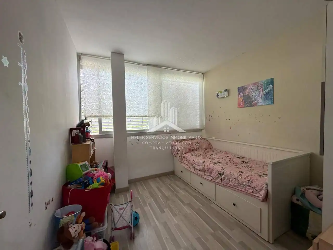 Habitación de Piso en venta en Castellón de la Plana / Castelló de la Plana con Balcón y Alarma