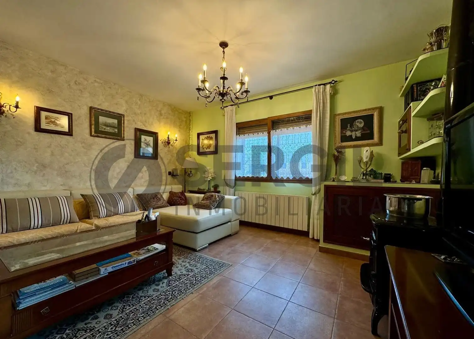 Sala de estar de Casa o chalet en venta en Prádena con Calefacción y Jardín privado