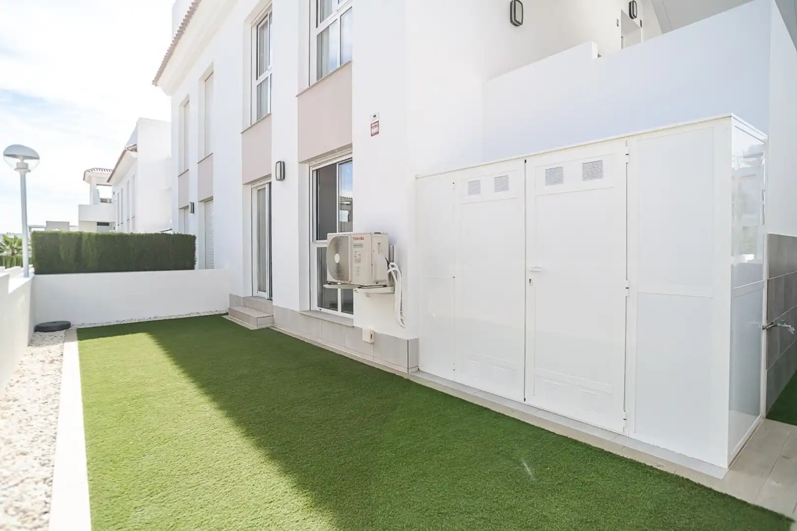 Vista exterior de Pis en venda en Rojales amb Aire condicionat, Calefacció i Jardí privat