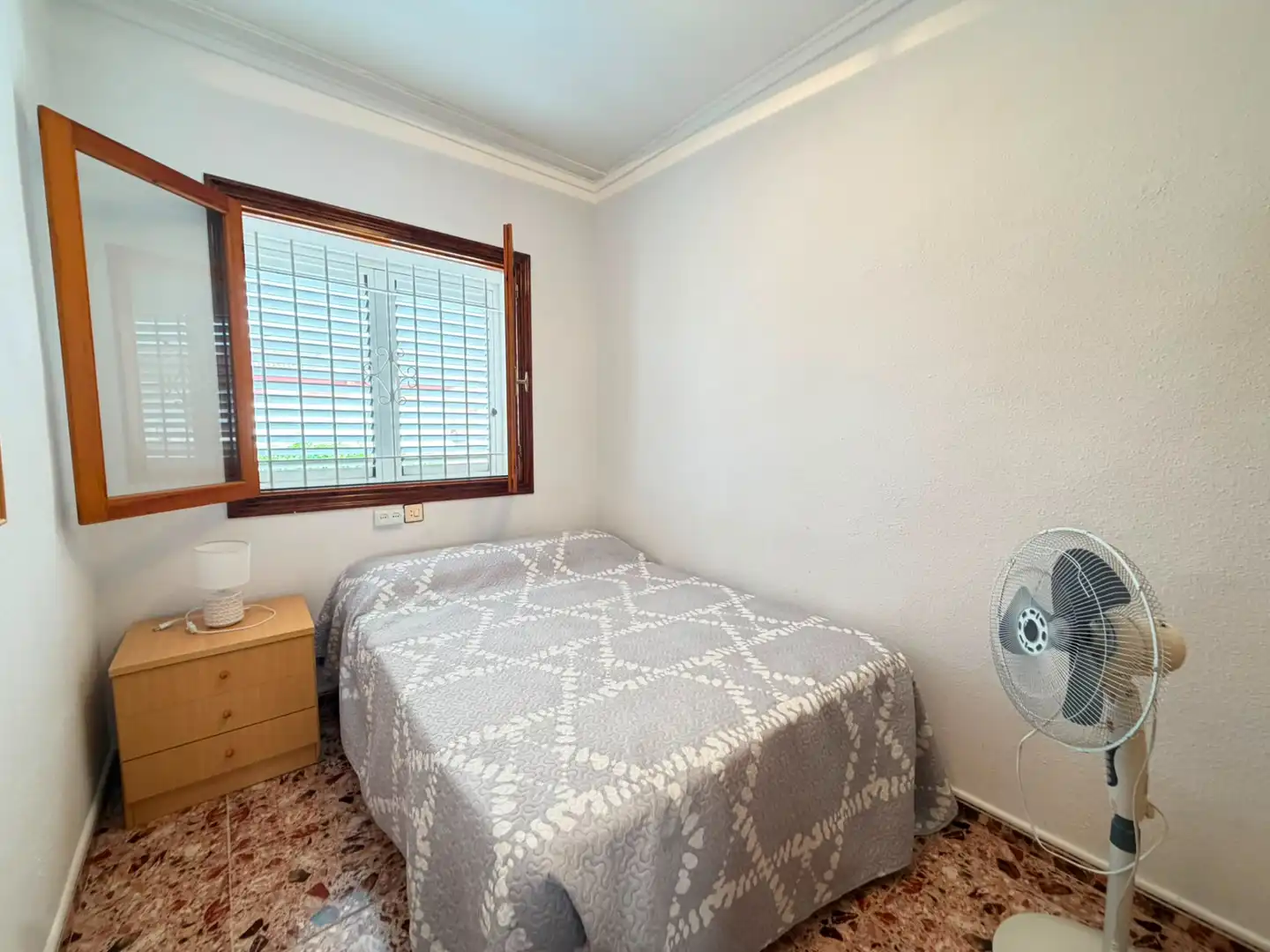 Schlafzimmer von Einfamilien-Reihenhaus zum Verkauf in Los Alcázares mit Klimaanlage, Abstellraum und Möbliert