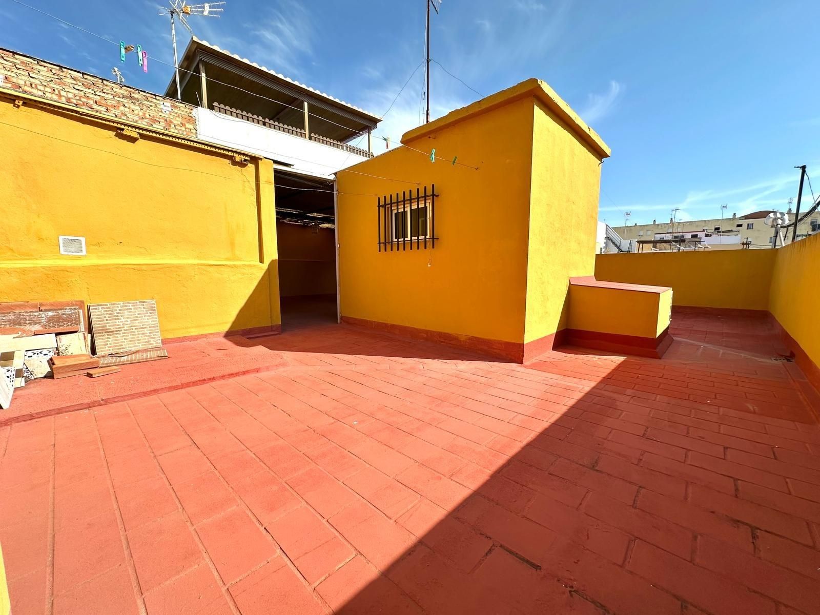Exterior view of House or chalet for sale in El Puerto de Santa María  with Heating and Storage room