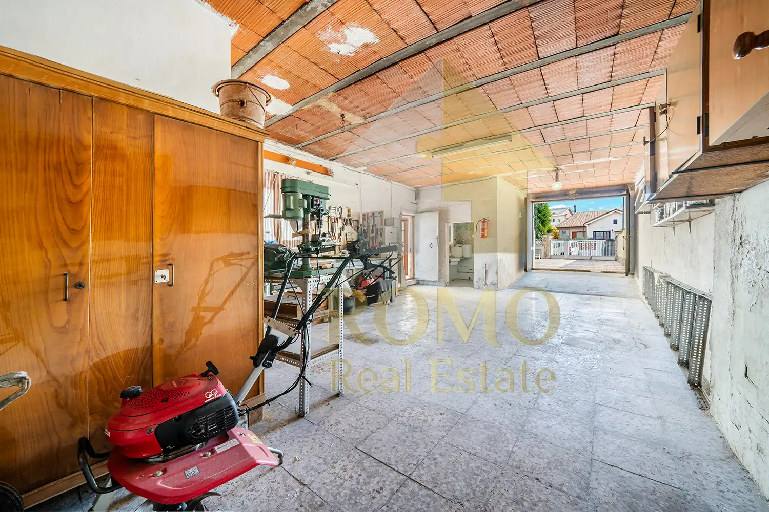 Exterior view of Houses for sale in Santa Perpètua de Mogoda  with Terrace, Storage room and Balcony