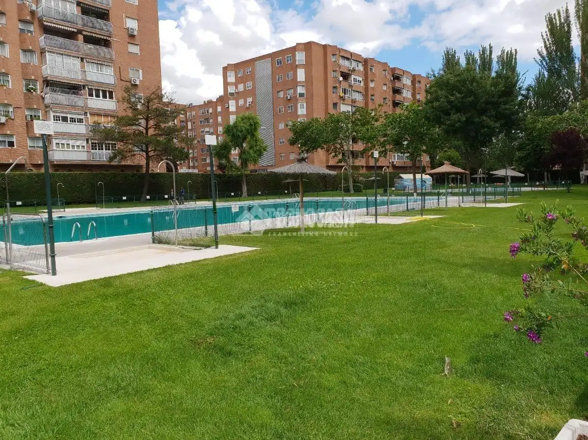 Piscina de Pis en venda en Fuenlabrada
