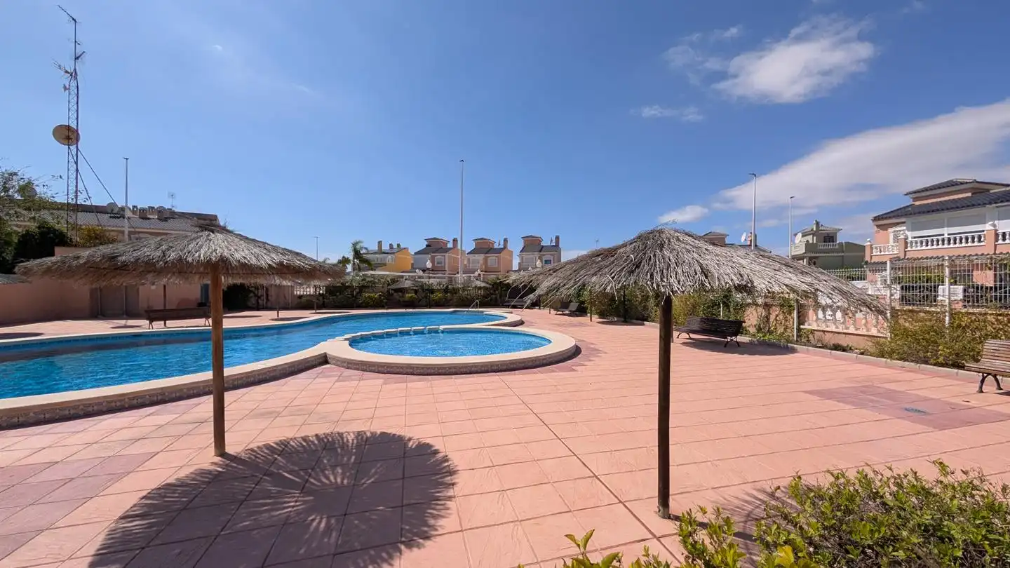 Piscina de Casa adosada en venta en Santa Pola con Aire acondicionado, Jardín privado y Terraza