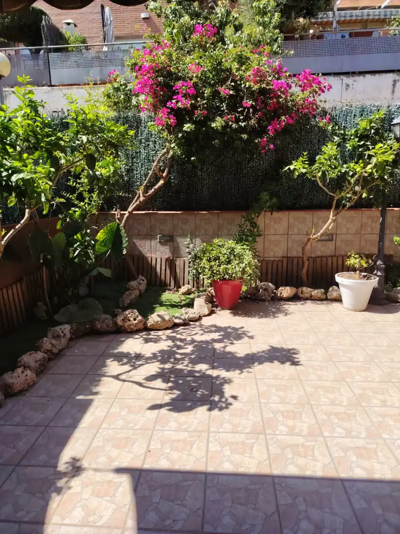 Garden of Houses for sale in Badalona  with Air Conditioner, Heating and Private garden