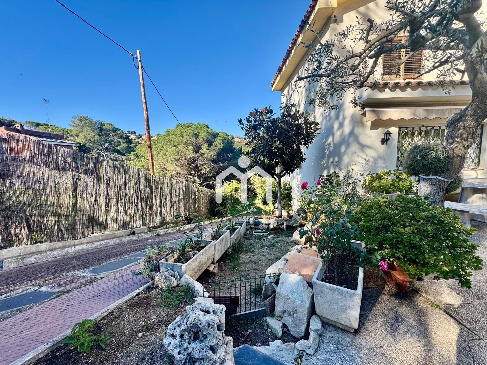 Vista exterior de Casa o xalet en venda en Argentona amb Calefacció, Terrassa i Traster